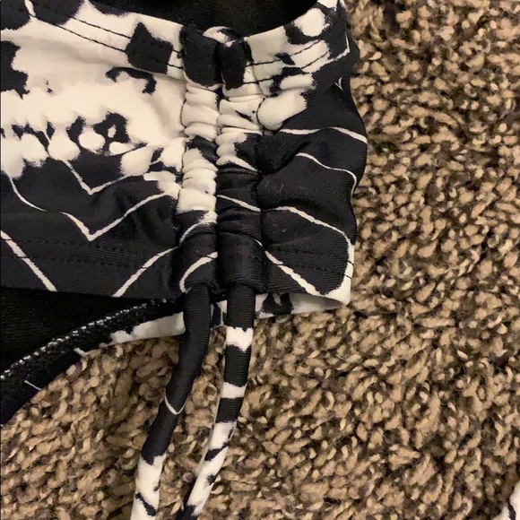 Bathing suit bottoms - Picture 2 of 2